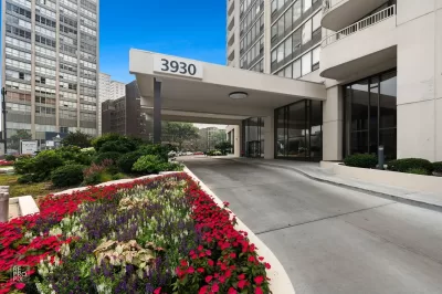 2BR Condo for Sale in Chicago, IL