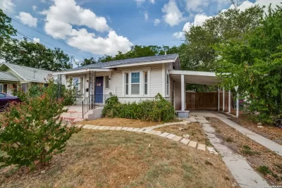 2BR House for Rent in San Antonio, TX