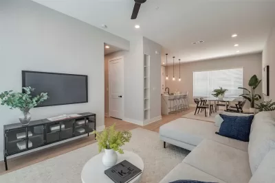 2BR Townhouse for Rent in Dallas, TX