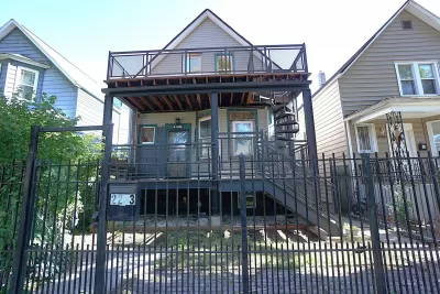 8BR House for Sale in Chicago, IL