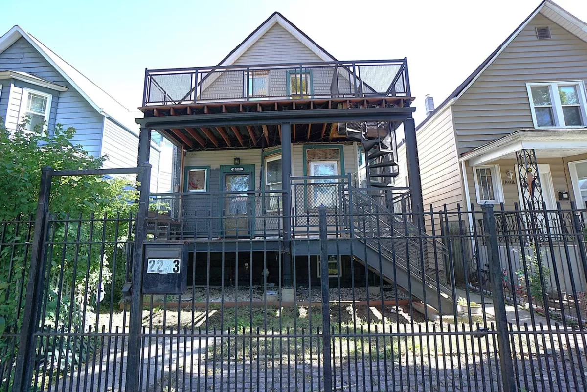 8BR House for Sale in Chicago, IL