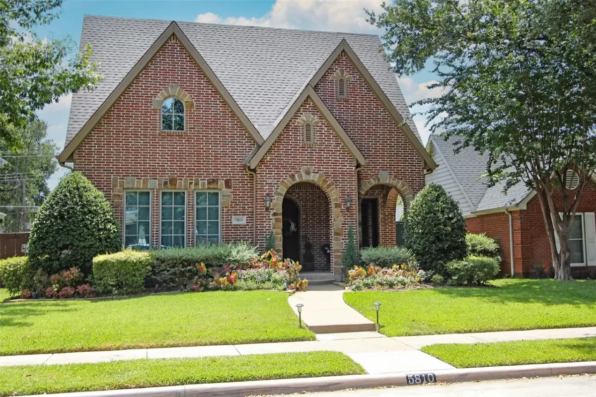 4BR House for Sale in Dallas, TX