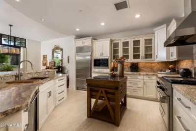 2BR Condo for Sale in Phoenix, AZ