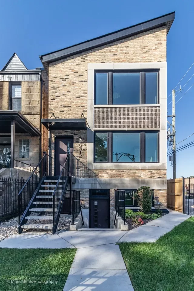 9BR Multi-Family for Sale in Chicago, IL