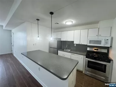 2BR Apartment for Rent in Jersey City, NJ