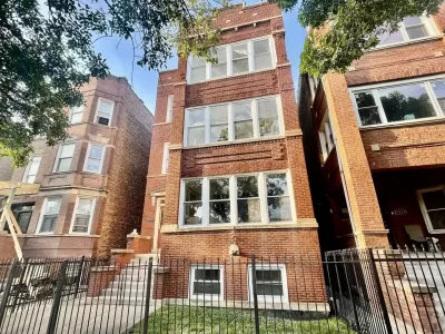8BR Multi-Family for Sale in Chicago, IL