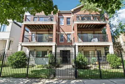 3BR Condo for Sale in Chicago, IL